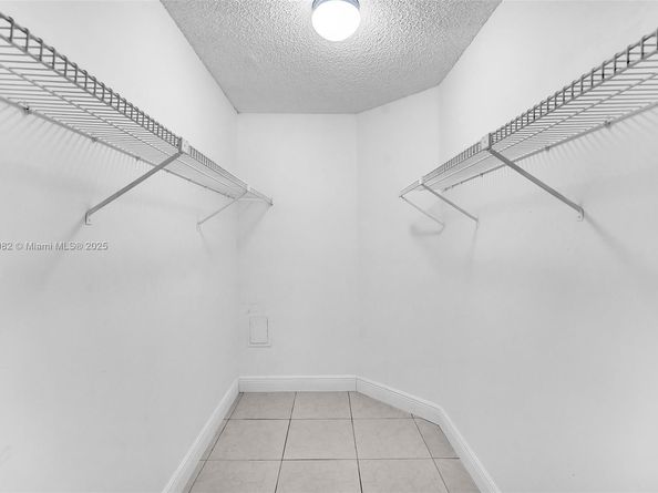 811 Lyons Rd 20203, Coconut Creek FL 33063