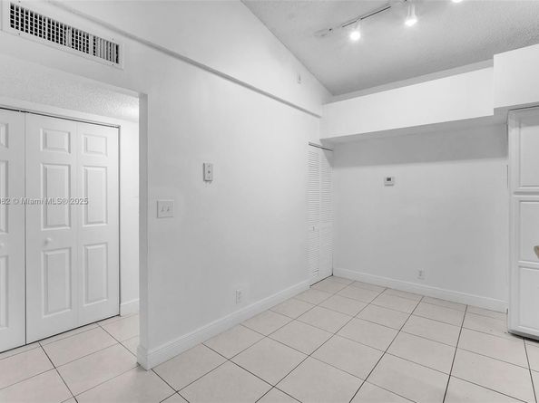 811 Lyons Rd 20203, Coconut Creek FL 33063