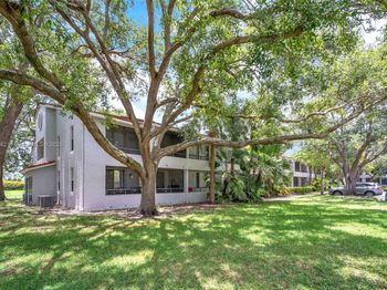 811 Lyons Rd