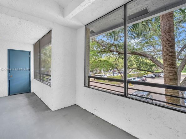811 Lyons Rd 20203, Coconut Creek FL 33063