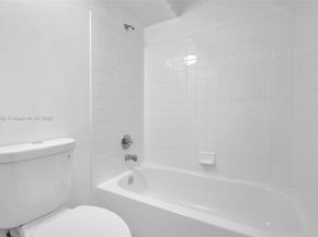 811 Lyons Rd 20203, Coconut Creek FL 33063