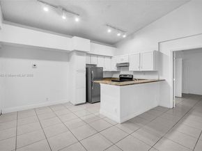 811 Lyons Rd 20203, Coconut Creek FL 33063
