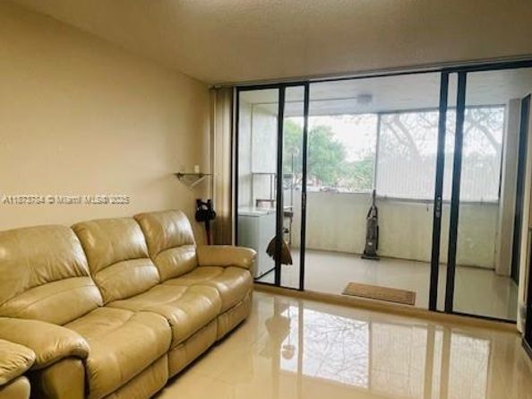 8441 Forest Hills Dr 204, Coral Springs FL 33065