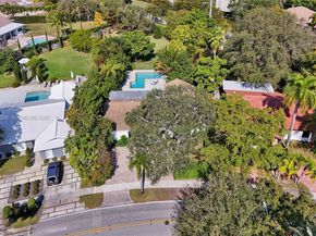 21440 Highland Lakes Blvd, Miami FL 33179