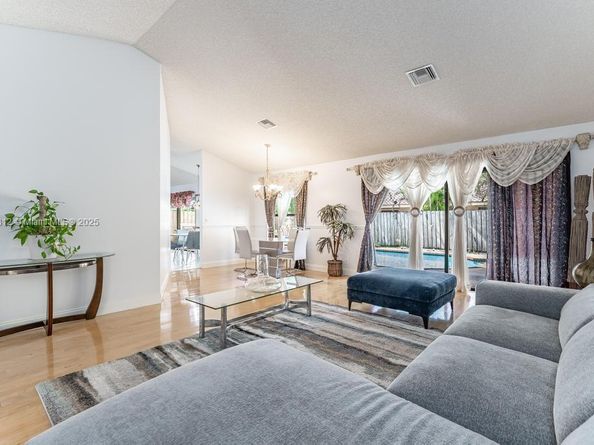 1855 NW 106th Ter, Plantation FL 33322