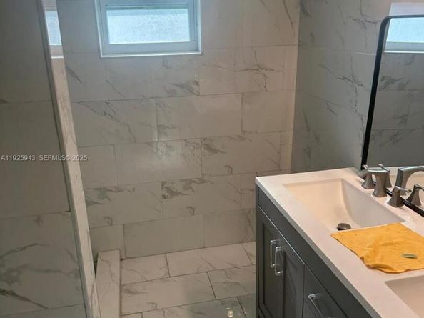 645 NW 2nd St, Florida City FL 33034