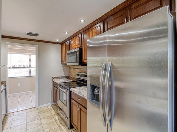 7401 NW 16th St 408, Plantation FL 33313