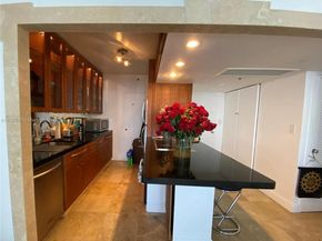 100 Lincoln Rd 1111, Miami Beach FL 33139