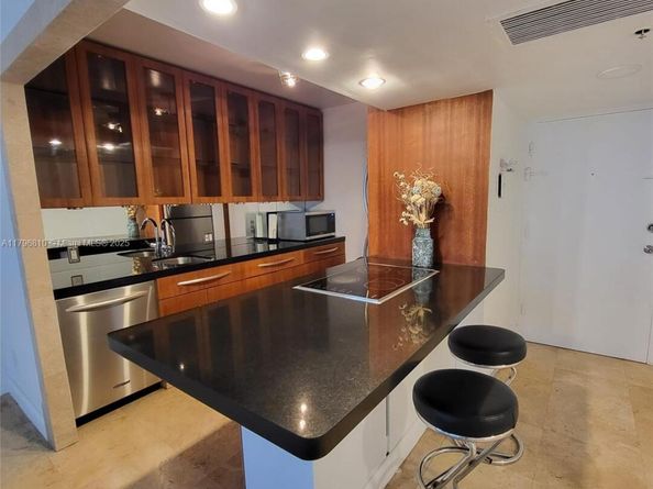 100 Lincoln Rd 1111, Miami Beach FL 33139