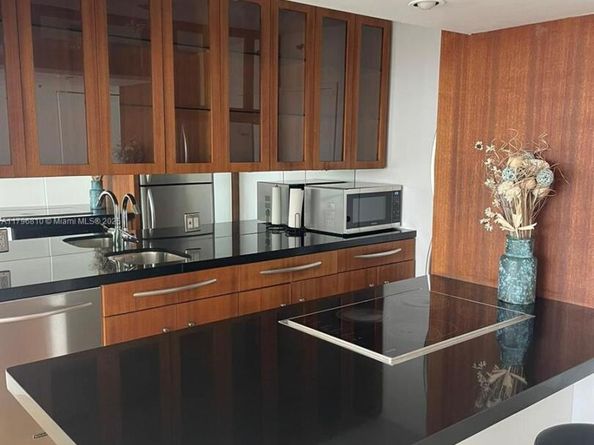 100 Lincoln Rd 1111, Miami Beach FL 33139