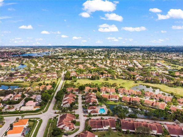 7464 S Pinewalk Dr S 8118, Margate FL 33063