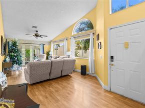 7464 S Pinewalk Dr S 8118, Margate FL 33063