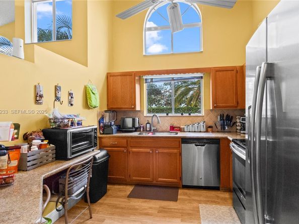 7464 S Pinewalk Dr S 8118, Margate FL 33063