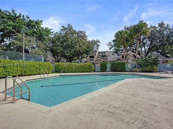 1846 Racquet Ct, North Lauderdale FL 33068
