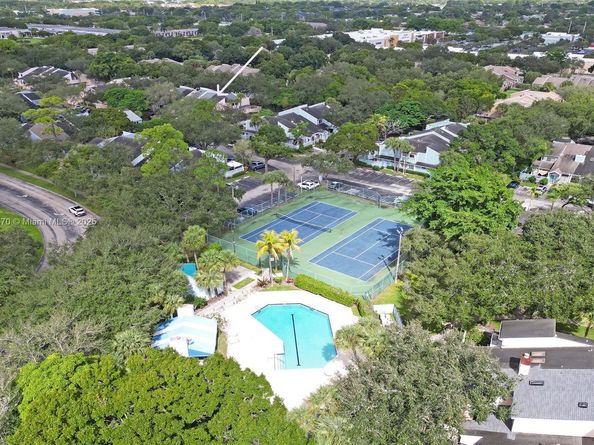 1846 Racquet Ct, North Lauderdale FL 33068