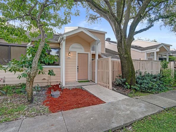 1846 Racquet Ct, North Lauderdale FL 33068