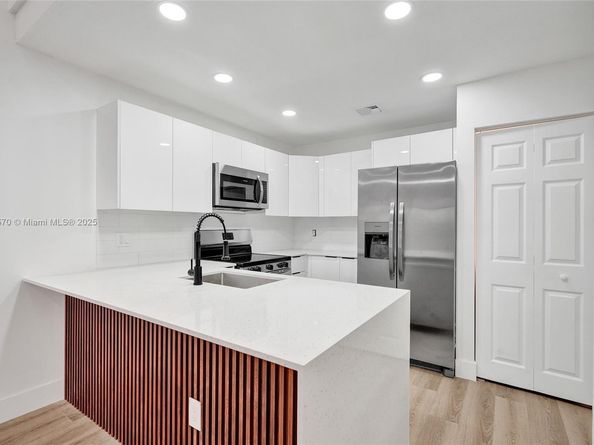 1846 Racquet Ct, North Lauderdale FL 33068