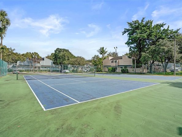 1846 Racquet Ct, North Lauderdale FL 33068