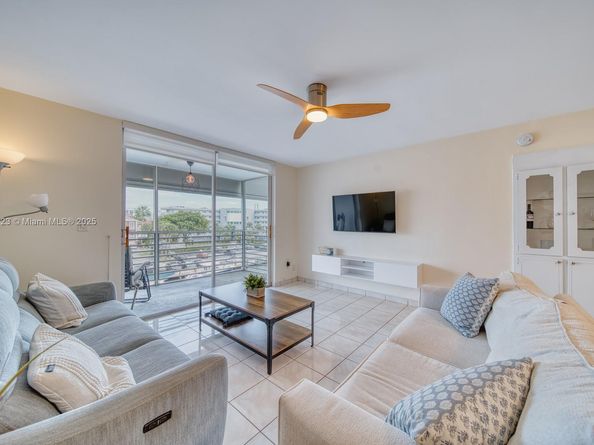 3849 NE 169th St 412, North Miami Beach FL 33160