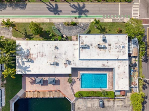 3849 NE 169th St 412, North Miami Beach FL 33160