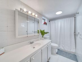 3849 NE 169th St 412, North Miami Beach FL 33160