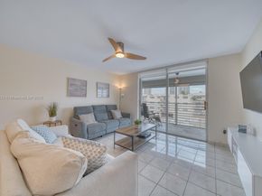 3849 NE 169th St 412, North Miami Beach FL 33160