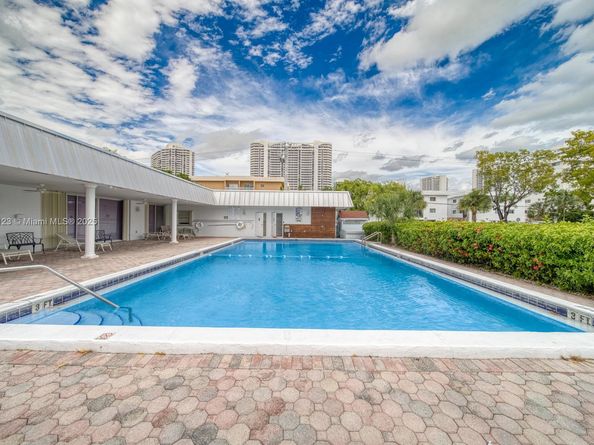 3849 NE 169th St 412, North Miami Beach FL 33160