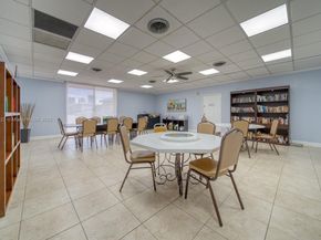 3849 NE 169th St 412, North Miami Beach FL 33160