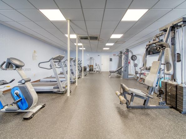 3849 NE 169th St 412, North Miami Beach FL 33160