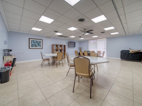 3849 NE 169th St 412, North Miami Beach FL 33160