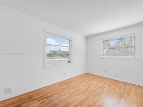 1561 SW 72nd Ave, Plantation FL 33317