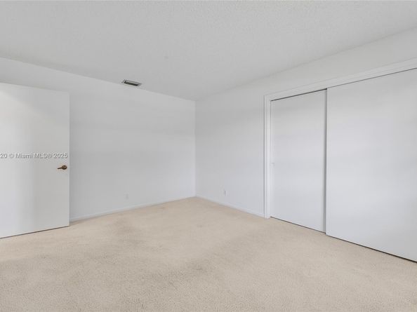 1561 SW 72nd Ave, Plantation FL 33317