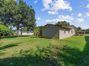 1561 SW 72nd Ave, Plantation FL 33317
