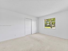 1561 SW 72nd Ave, Plantation FL 33317