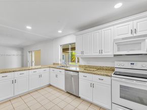 1561 SW 72nd Ave, Plantation FL 33317