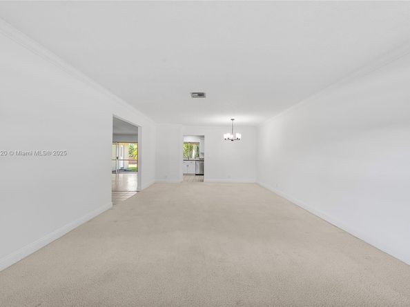 1561 SW 72nd Ave, Plantation FL 33317