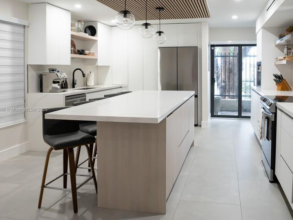 400 Valencia Ave 3, Coral Gables FL 33134