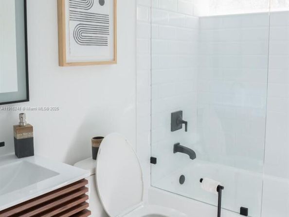 400 Valencia Ave 3, Coral Gables FL 33134