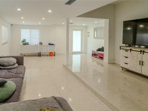 2148 NE 181st St, North Miami Beach FL 33162