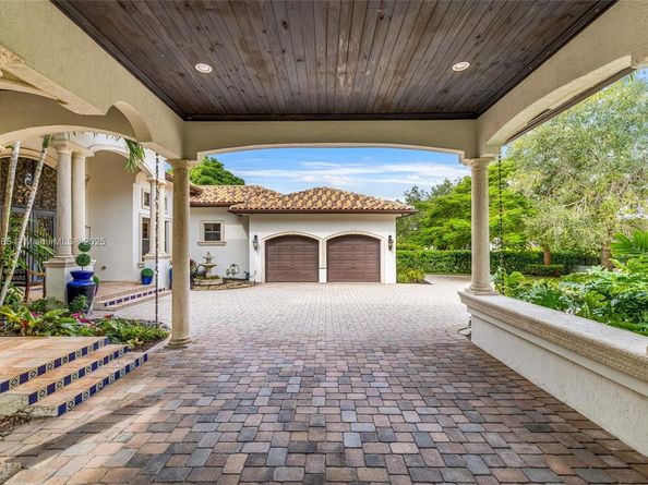 7030 SW 72nd Ct, Miami FL 33143