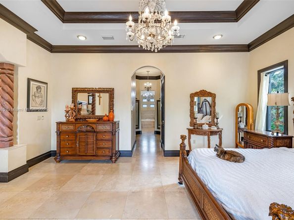 7030 SW 72nd Ct, Miami FL 33143