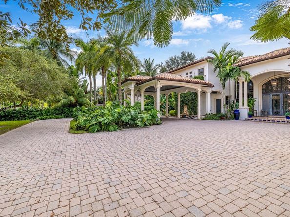 7030 SW 72nd Ct, Miami FL 33143