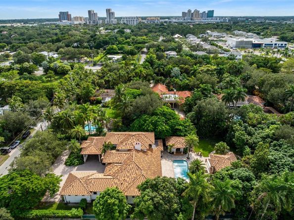 7030 SW 72nd Ct, Miami FL 33143