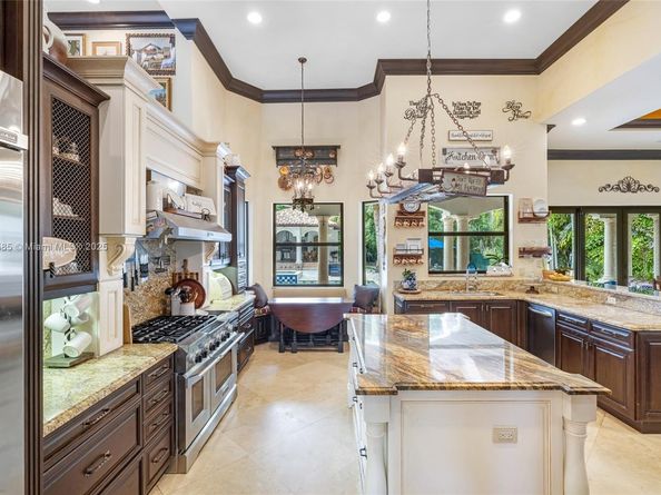 7030 SW 72nd Ct, Miami FL 33143