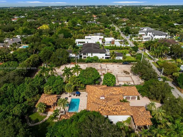 7030 SW 72nd Ct, Miami FL 33143