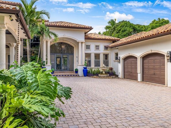 7030 SW 72nd Ct, Miami FL 33143