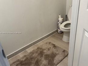 21068 NE 8th Ave, Miami FL 33179