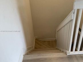 21068 NE 8th Ave, Miami FL 33179