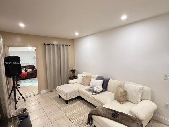 4441 SW 33rd Dr, West Park FL 33023