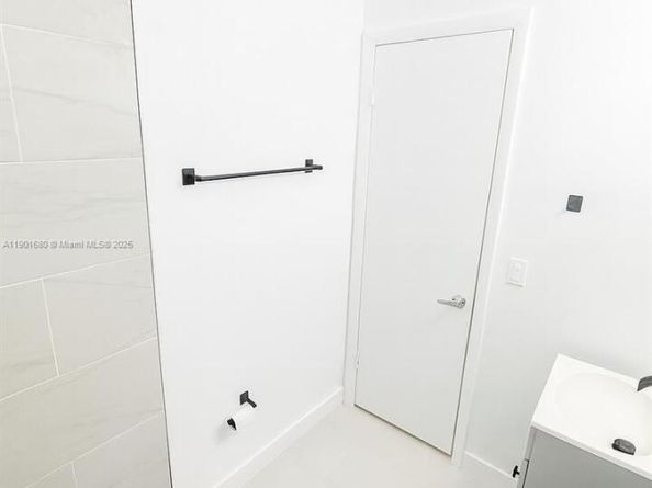 6317 Cleveland St, Hollywood FL 33024